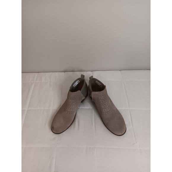 Toms Suede Leather Perforated Leather Ankle Boots Bootie Sz 9.5 Tan Color - Picture 1 of 8